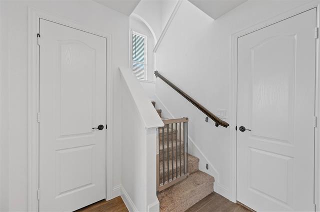 Building Photo - 5018 Ridgeview Ln