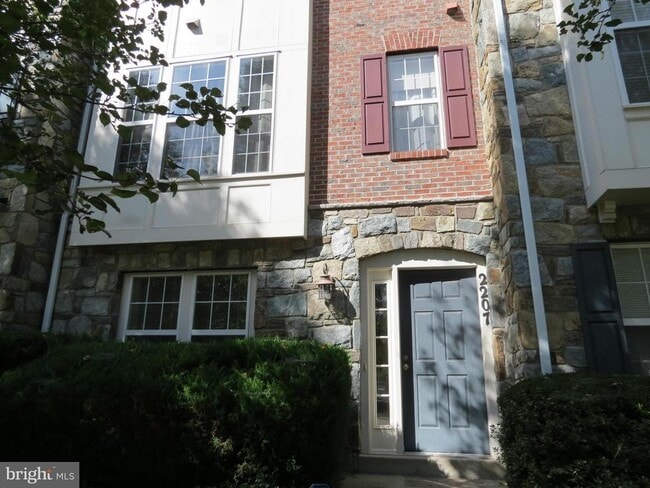 Building Photo - 2207 Kimball Pl