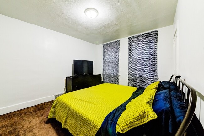 Building Photo - 20 Marne Way