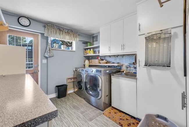 Building Photo - Living On Top Of The World