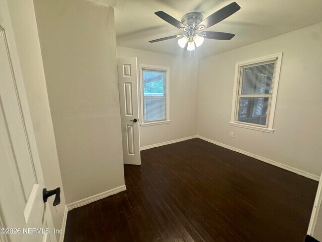 Building Photo - 379 Orange Ave