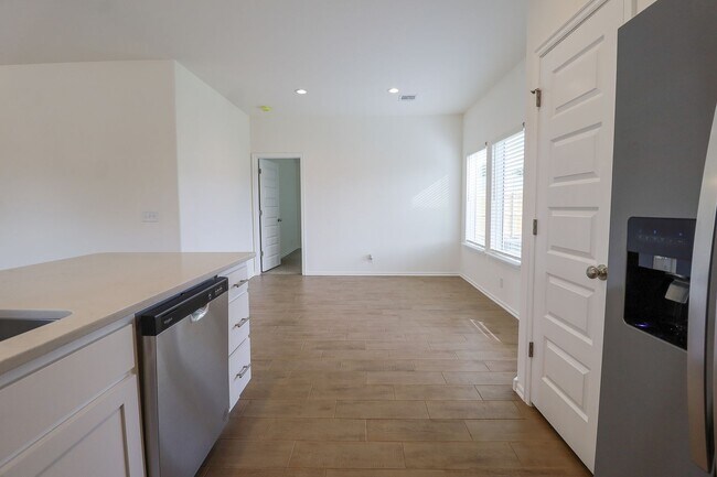 Building Photo - 3 Bed | 2 Bath in Owasso!