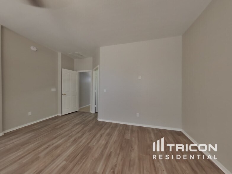 Building Photo - 3106 E Ravenswood Dr