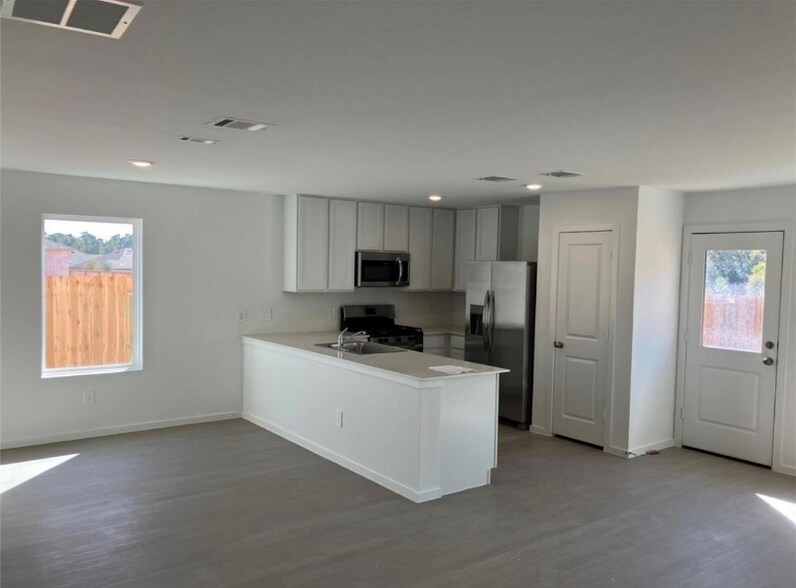 Building Photo - 21726 Cottonwood Mdws Trl
