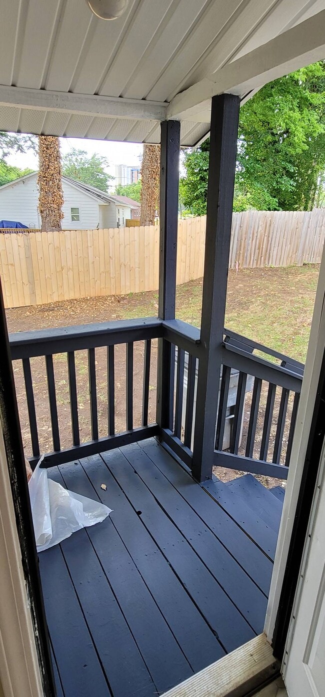 Building Photo - 106 Taylor St