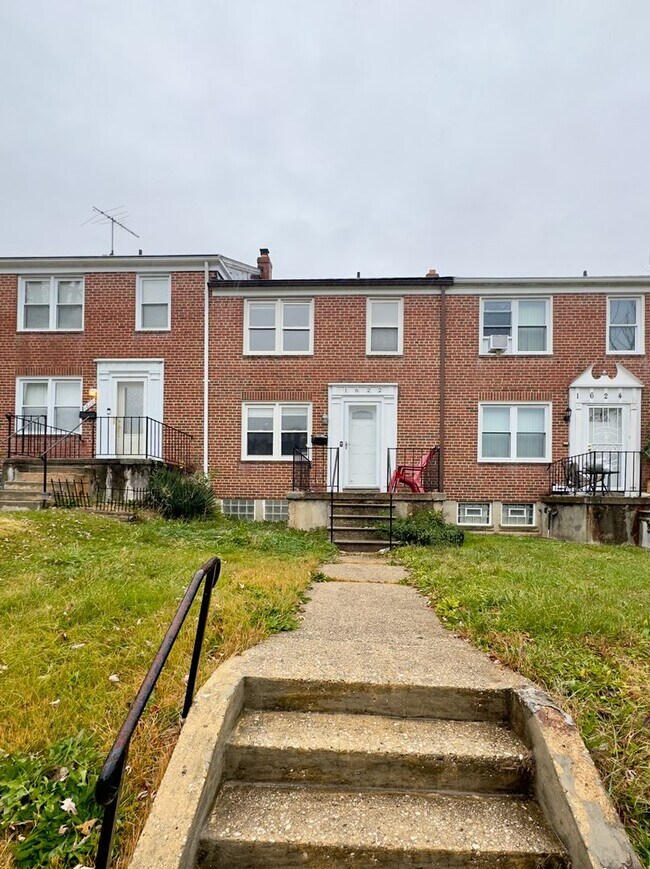 Primary Photo - Spacious 3Bed/1.5Bath in Woodlawn