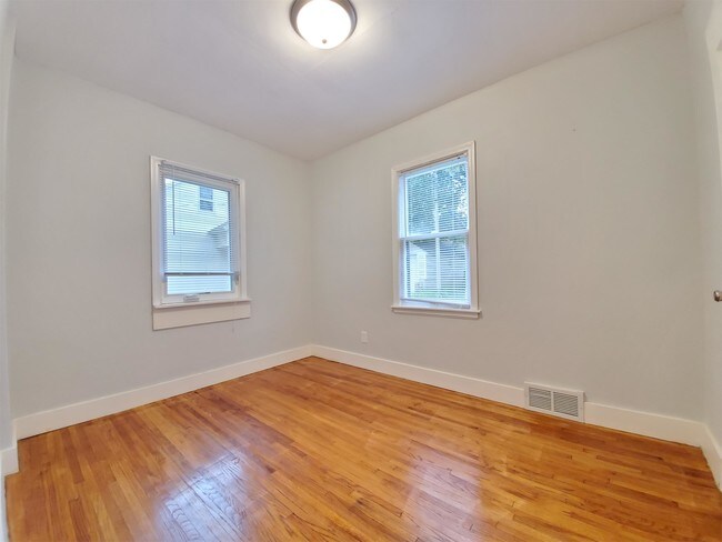 Building Photo - 707 7th St NW