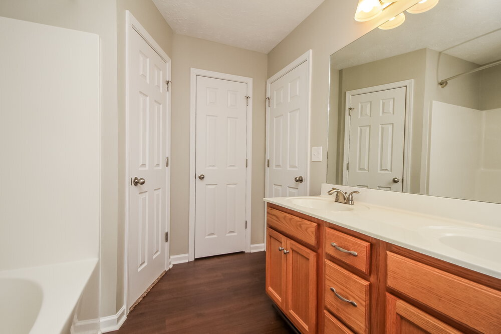 Building Photo - 1240 Crescent Ridge Drive