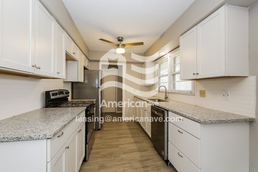 Building Photo - 8549 Meredith Ave