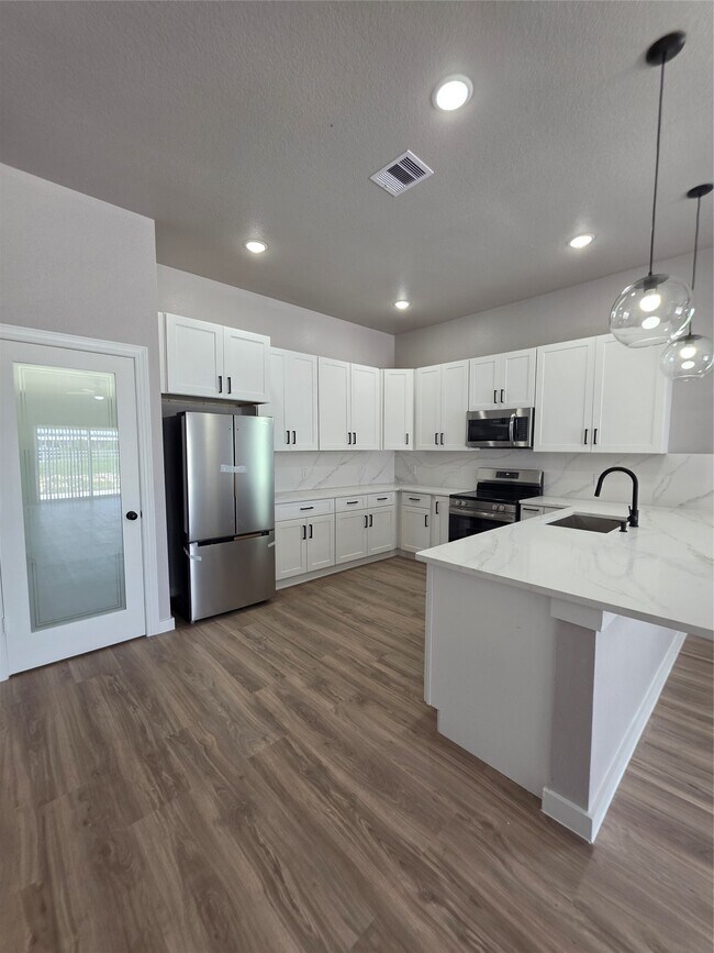Building Photo - 727 Rd 5714
