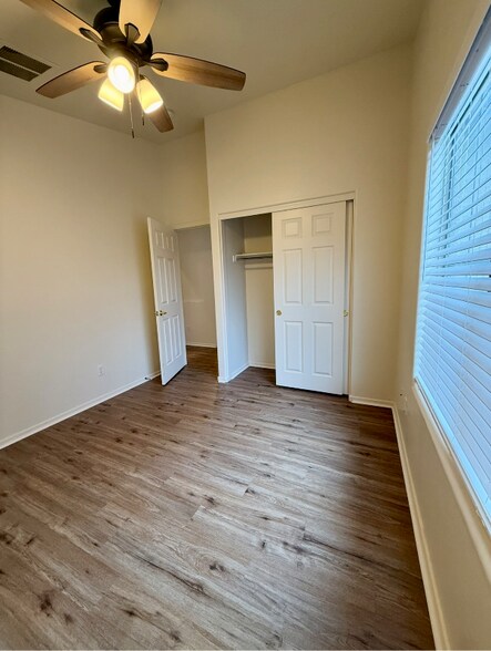 Building Photo - 7451 E Mountain Dr