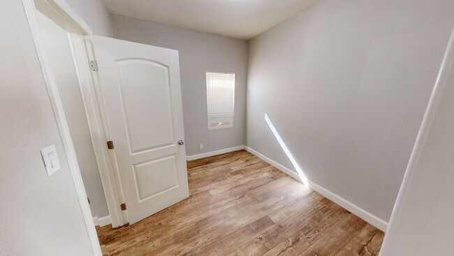 Interior Photo - Chelsea/Soto