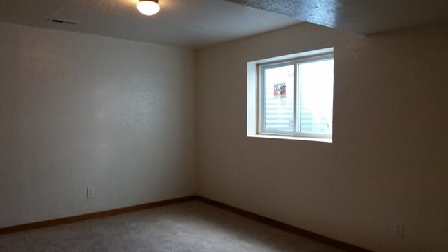 Building Photo - Golf Course Townhome for Rent