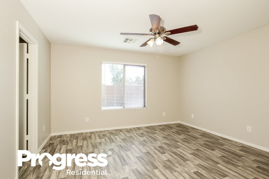 Building Photo - 12417 W Mandalay Ln