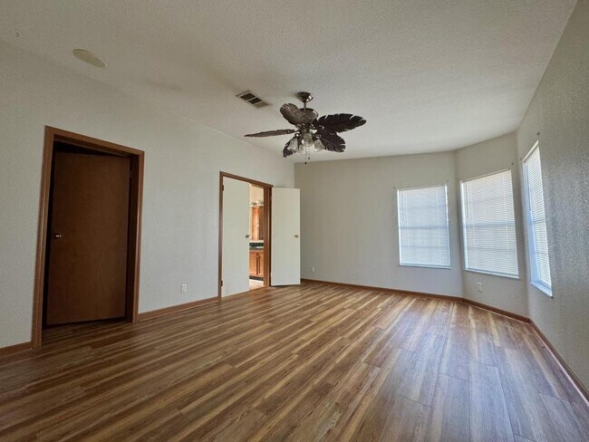 Building Photo - 190 Dan Sparrow Rd