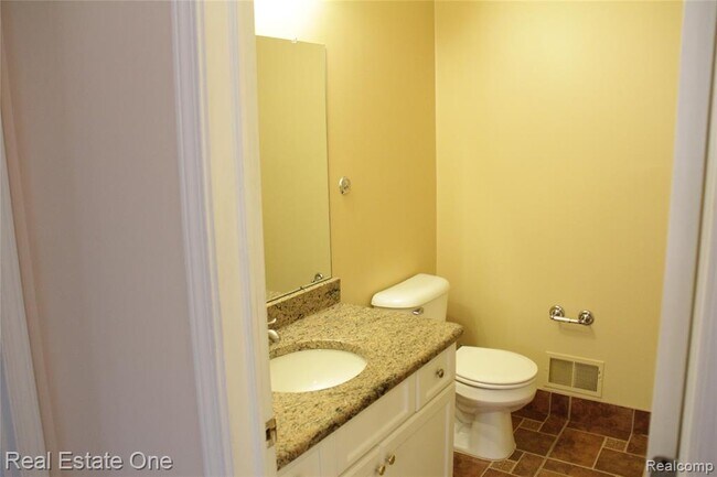 Building Photo - 40690 Bluesprings Ct