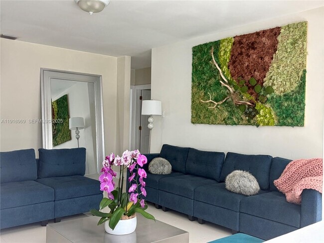 Building Photo - 1435 SW 16th St