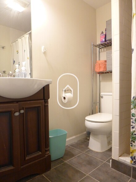 Building Photo - 15 Shepherd Ave