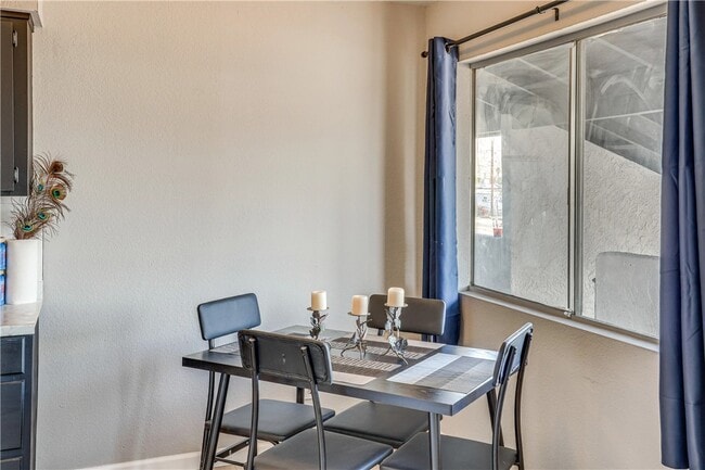 Building Photo - 644 Swan Dr