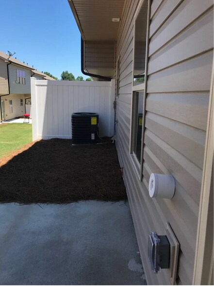 Backyard-1 - 346 Turtle Creek Dr