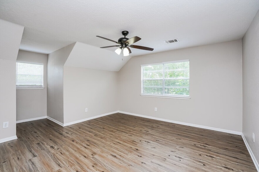 Building Photo - 3542 Lindenfield Dr