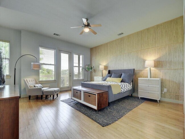 Building Photo - 2520 Bluebonnet Ln