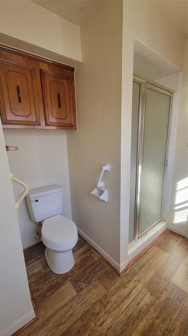 Building Photo - 1701 Rebecca Ln