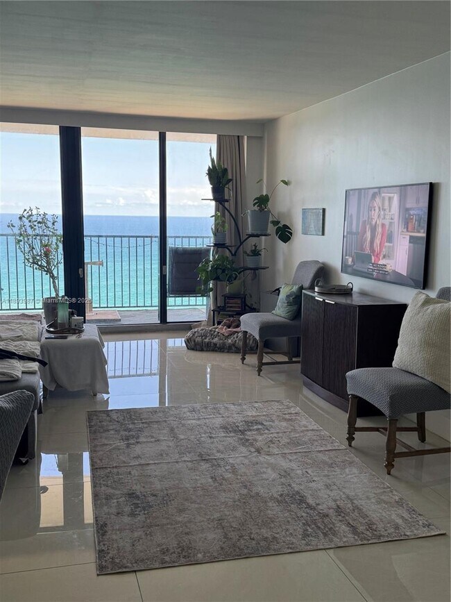 Building Photo - 2101 S Ocean Dr