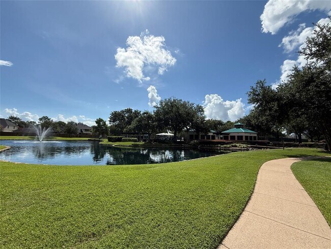 Building Photo - 2110 Winding Springs Dr