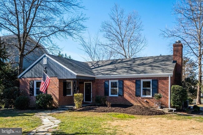Building Photo - 2900 Linden Ln