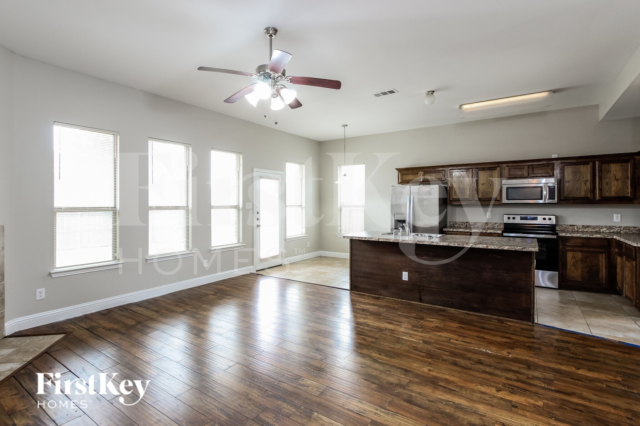 Building Photo - 1215 Jewel Ln