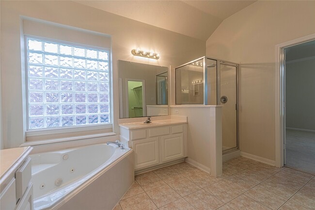 Building Photo - 16414 Reddingford Ln