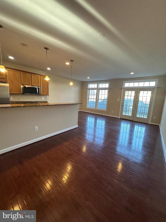 Building Photo - 9430 Dunraven St