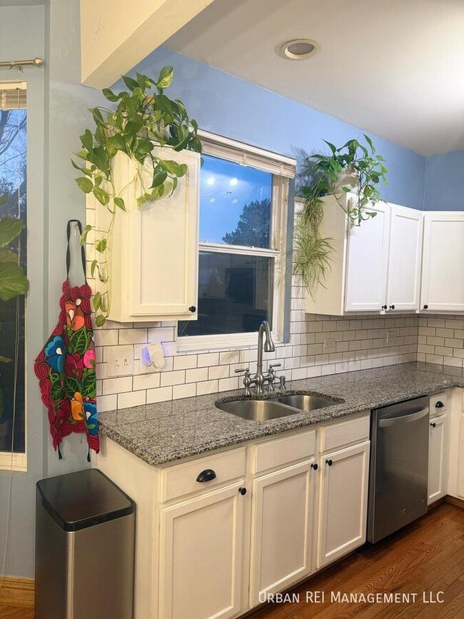 Building Photo - 1951 Spinnaker Ct