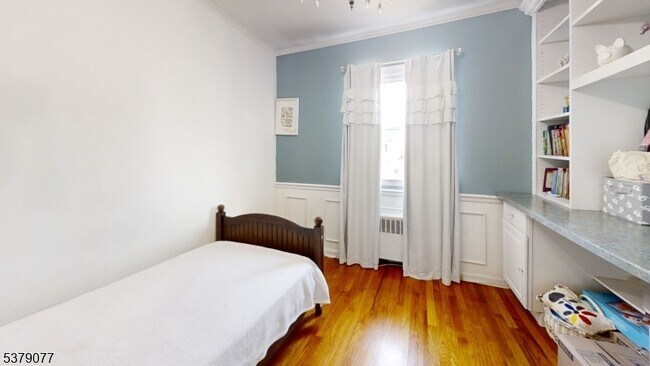 Building Photo - 827 Savitt Pl