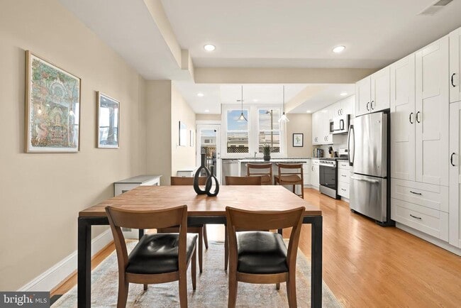 Building Photo - 407 Delafield Pl NW