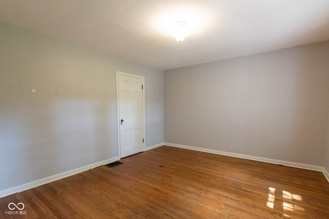Building Photo - 6353 Riverview Dr