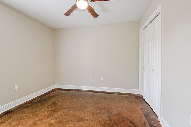 Building Photo - 14382 Carrol Ave