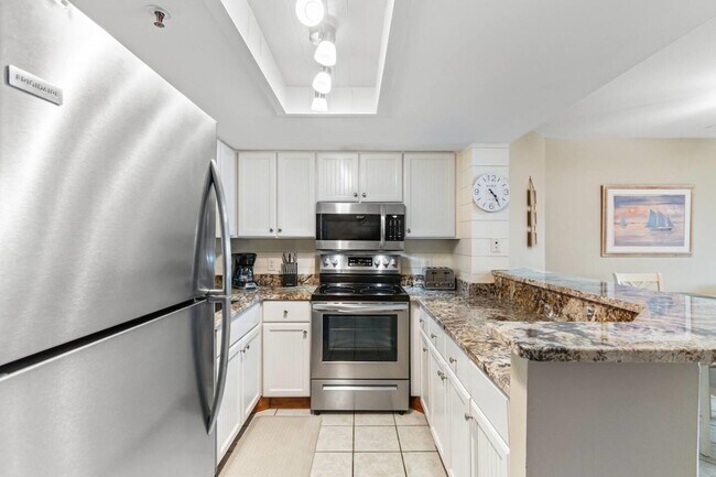 Building Photo - 5511 N Ocean Blvd