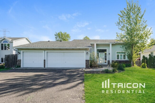Primary Photo - 2831 Carver Park Cir