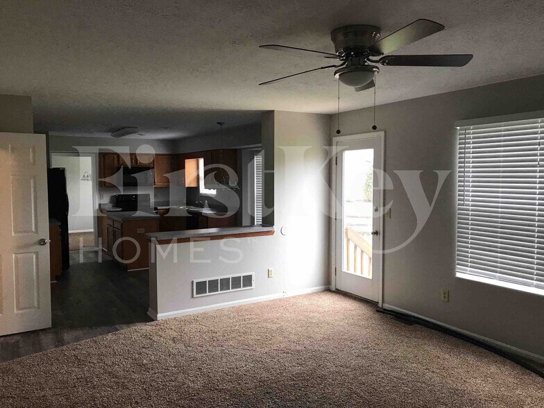 Building Photo - 3066 Blue Heron Dr