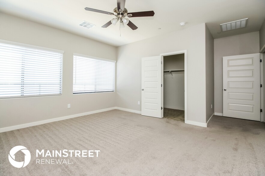 Building Photo - 1119 S Stapley Dr