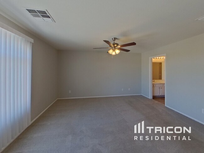 Building Photo - 40155 W Thornberry Ln