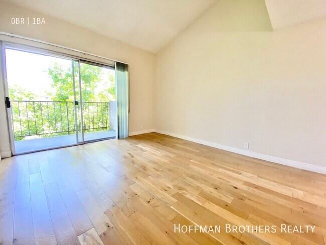 Building Photo - 957 S Gramercy Pl