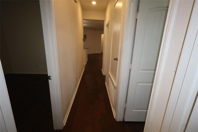 Building Photo - 17009 Gibbons Path