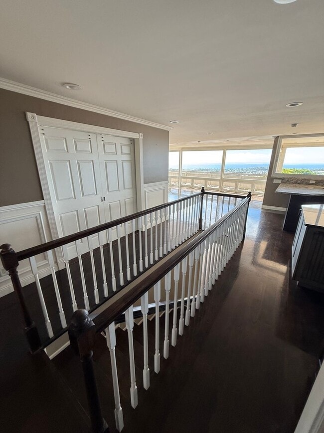 Building Photo - Luxury Hillside Home with Panoramic Kahala Beach Views – $8,000/month