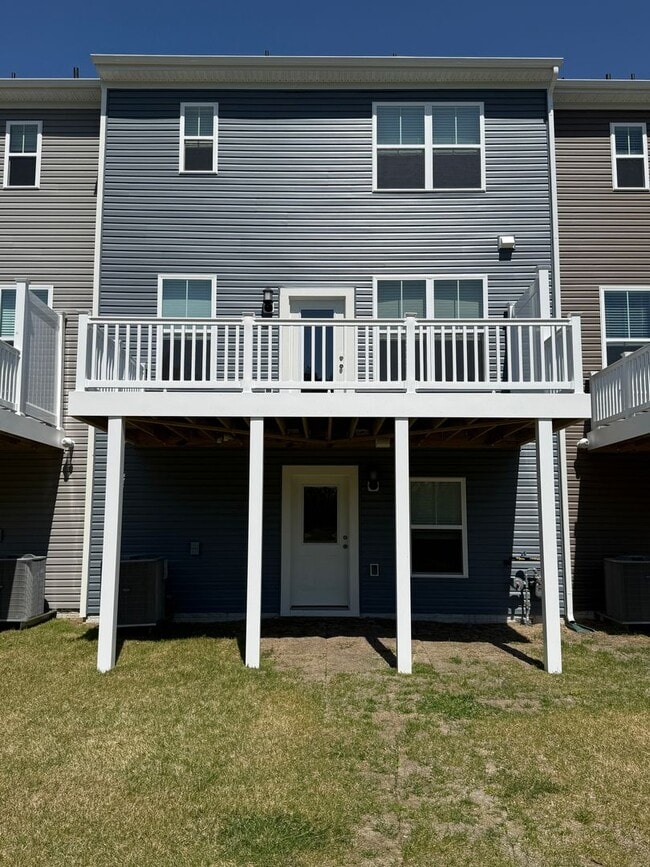Building Photo - Stylish Townhome Overlooking River Marsh Golf Course- Cambridge, MD