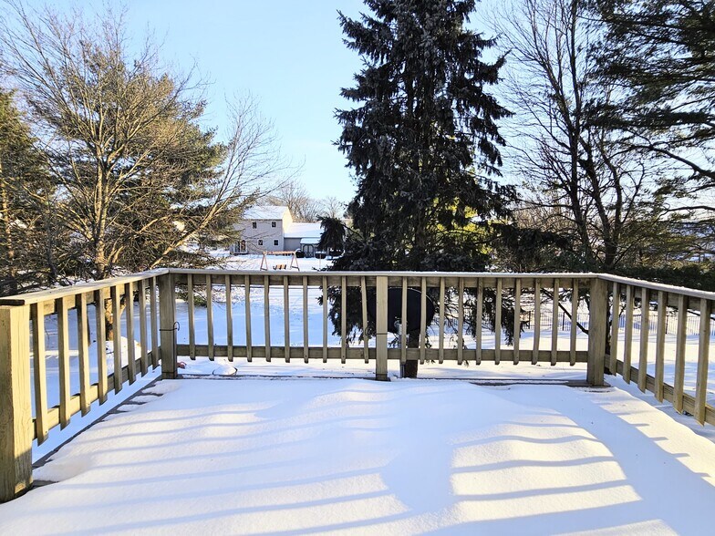 Building Photo - 38 Brookfield Rd