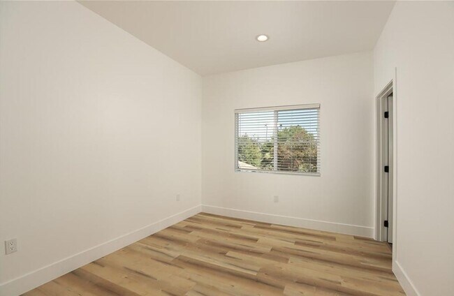 Building Photo - 4537 St Elmo Dr