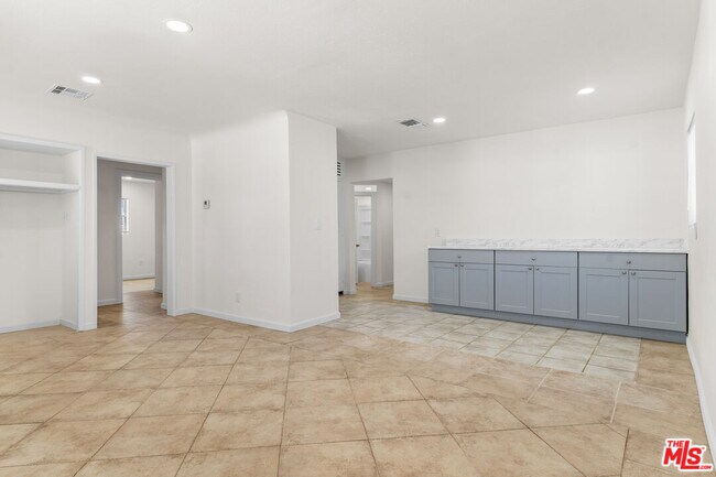 Building Photo - 66087 Desert View Ave